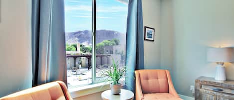 Luxury House, Mountain View | Living area | Flat-screen TV