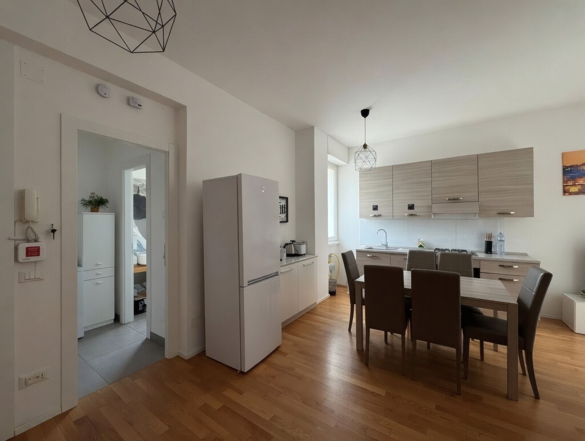Frigorifero, forno, piano cottura, lavastoviglie