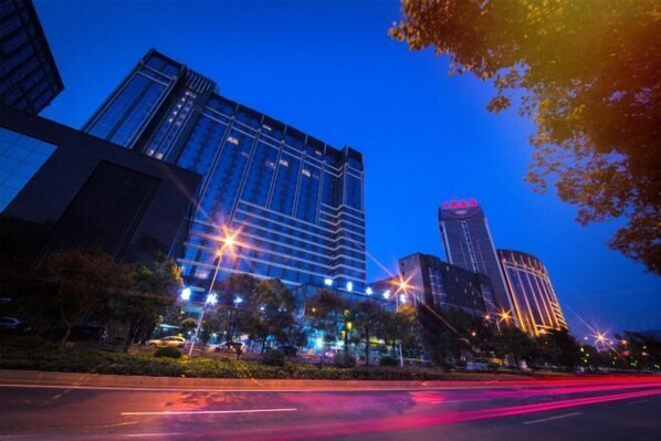 Exterior - Zhangjiajie World Water Four Seasons International Hotel (Zhangjiajie)