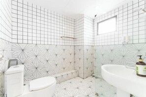 Cribs/infant beds - Craft Studio Apartment by Beginning with,3BR​ in Heart of Nimman (Chiang Mai)