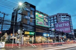 Unclassified image, 5 of 8, button - Craft Studio Apartment by Beginning with,3BR​ in Heart of Nimman (Chiang Mai)