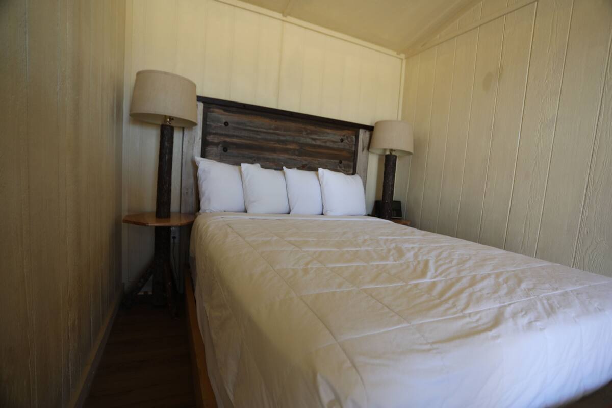 Quarto casal standard, para não fumantes | Wi-Fi de cortesia, roupa de cama