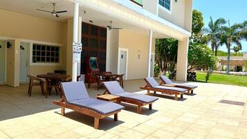 Comfort Villa | Terrace/patio