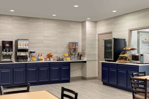 Café da manhã continental grátis todos os dias