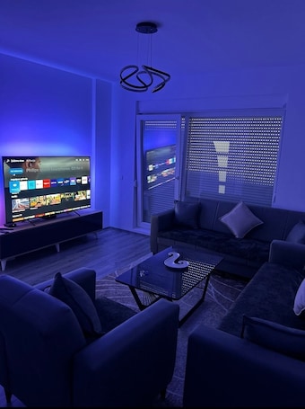Flat-screen TV, video-game console. Skenderaj Apartment