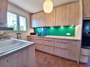 Fridge, microwave, oven, dishwasher