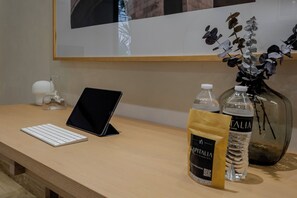 Appartement Signature | Aire de séjour | Téléviseur connecté de 50 po avec télévision numérique