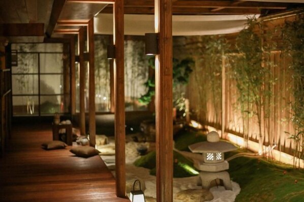 Cribs/infant beds - Eastern Garden Hotel (Beijing)