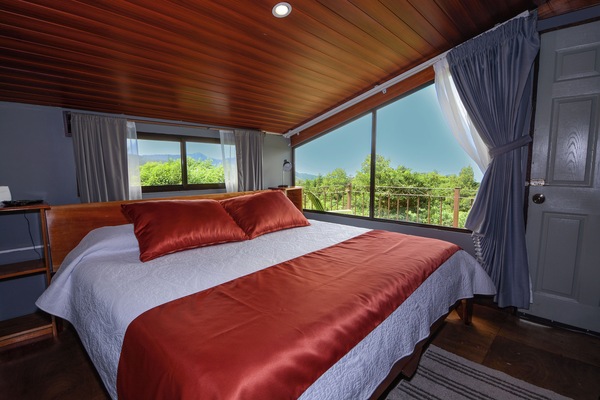 2 bedrooms, travel cot, free WiFi, bed sheets