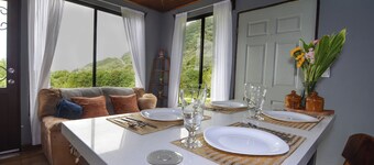 Charming 2-bedroom villa surrounded by nature in phenomenal Monteverde with WiFi