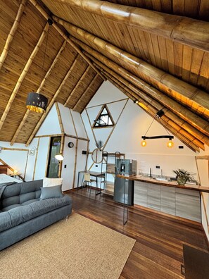 Superior Cabin, Mountain View | Living area