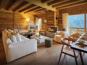 TV, peis, videospill og stereoanlegg