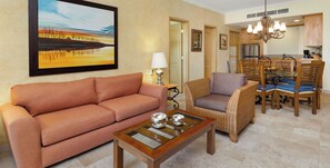 TV - OCEANFRONT 2-bedroom resort in awesome Cabo San Lucas with AC, WiFi,fitness room (Cabo San Lucas)