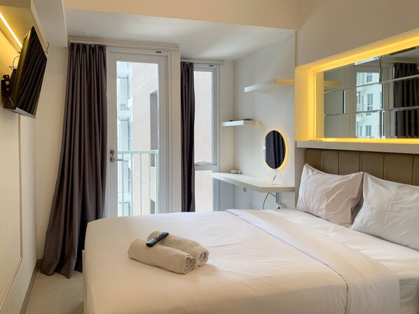 Deluxe Studio - Well Designed And Cozy Studio At Tokyo Riverside Pik 2 Apartment (Teluknaga)