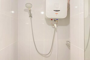Bathroom - Good Choice And Homey Studio At Tokyo Riverside Pik 2 Apartment (Teluknaga)
