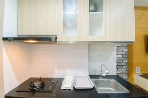 Studio | Private kitchen | Mini-fridge, stovetop, rice cooker