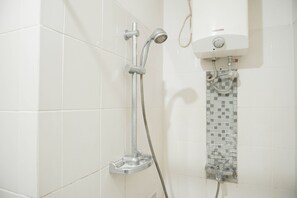 Apartment | Badezimmer | Dusche, Handtücher
