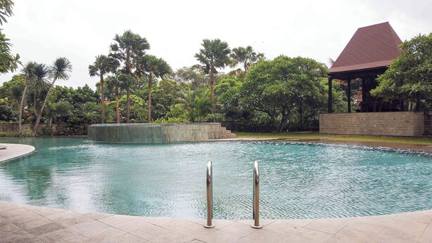 Kolam renang outdoor