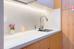 Estúdio | Cozinha privada | Geladeira, micro-ondas, cooktop, panela elétrica de arroz
