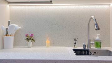 Studio | Private kitchen | Fridge, microwave, stovetop, rice cooker