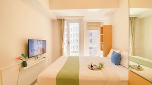Room - Good Cozy Living Studio Apartment At Tokyo Riverside Pik 2 (Teluknaga)