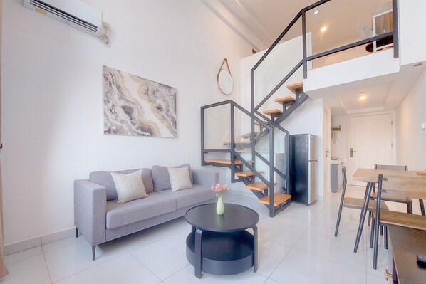 Interior - Well Designed Studio Loft At Kingland Avenue Apartment (South Tangerang)