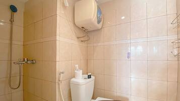 Apartment | Bathroom | Shower, towels