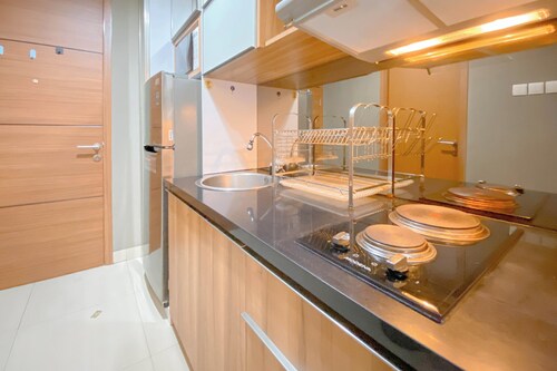 The Regal Studio At Dago Suites Apartment