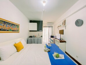 Free WiFi - Cozy And Simply Look Studio Cinere Resort Apartment (Depok)