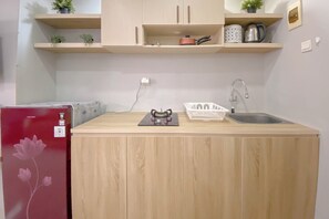 Appartement | Cuisine privée | Réfrigérateur, plaque de cuisson, cuiseur de riz