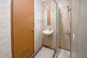 Departamento | Baño | Regadera y toallas 