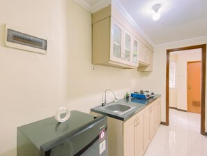 Private kitchen - Strategic Location Studio At Grand Palace Kemayoran Apartment (Jakarta)
