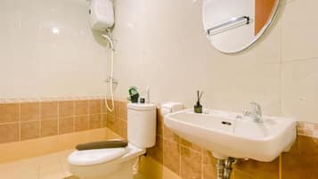 Studio | Bathroom