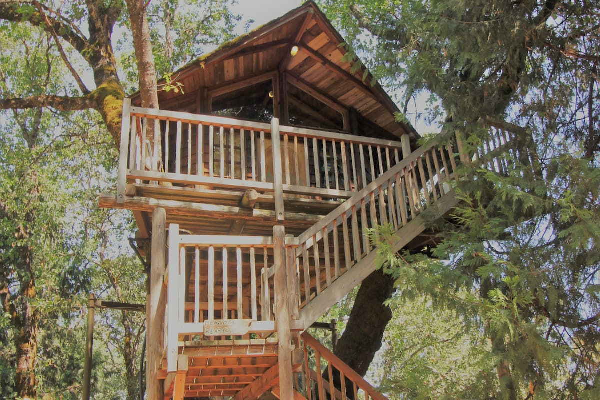 The Peacock Perch | 1 bedroom, individually decorated, individually furnished