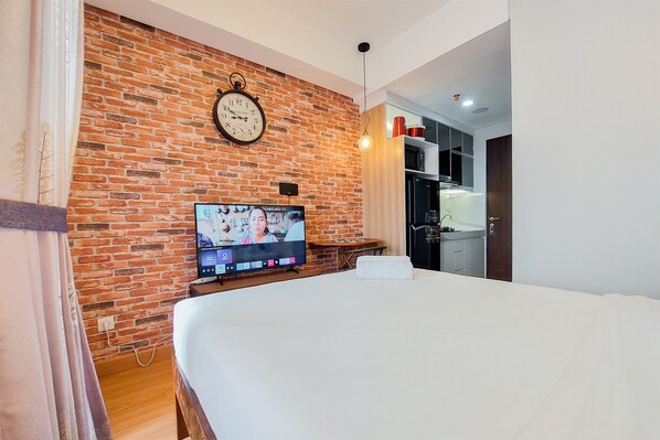 Deluxe Studio - Homey And Relaxing Studio Transpark Bintaro Apartment (South Tangerang)