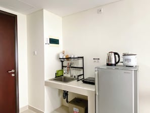 Private kitchen - Full Furnished And Homey Studio Pollux Chadstone Apartment (Cikarang)