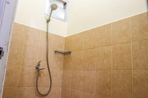 Deluxe Apartment | Bathroom