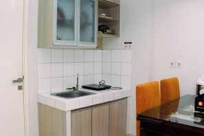 Deluxe Apartment | Private kitchen - Comfort And Strategic 2Br At Springlake Summarecon Bekasi Apartment (Bekasi)