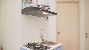 Deluxe Studio | Private kitchen - Good Deal And Homey Studio At Amethyst Apartment (Jakarta)