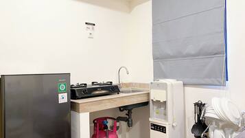 Lejlighed | Privat køkken | Køleskab, kogeplade, elkedel, riskoger