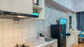 Studio | Private kitchen | Fridge, stovetop, rice cooker