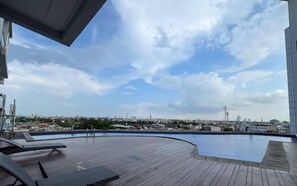 Kolam renang outdoor