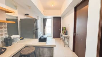 Apartment | Eigene Küche | Kühlschrank, Herdplatte, Reiskocher
