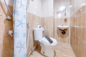 Apartment | Bathroom | Shower, towels - Best Choice And Homey 1Br At Serpong Greenview Apartment (South Tangerang)