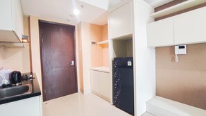 Apartment | Private kitchen - Simple And Relaxing 1Br At Grand Sungkono Lagoon Apartment (Surabaya)