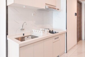 Apartment | Private kitchen | Fridge, stovetop, electric kettle, rice cooker