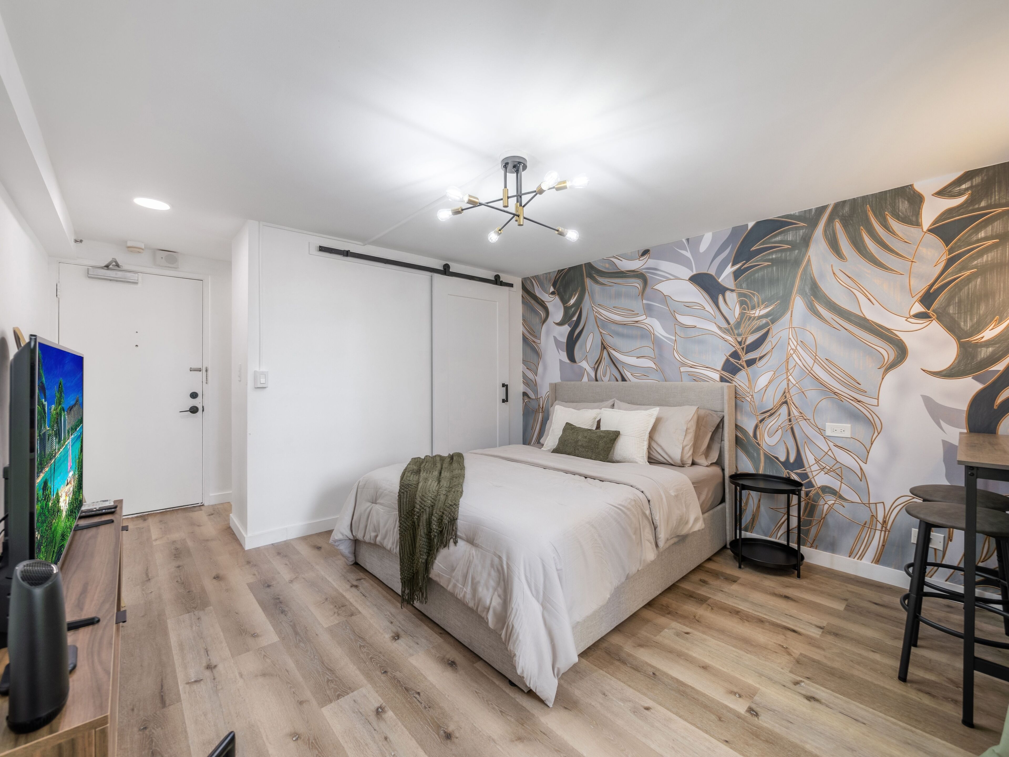 Desk, iron/ironing board, free WiFi, bed sheets