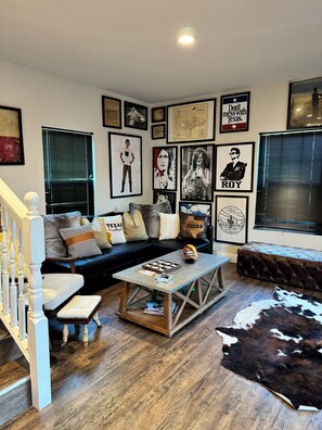 Interior - Welcome to Camp Tejas!
Kayaks, Peddle Boat and outdoor pavilion included. (Mabank)