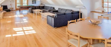House | Dining