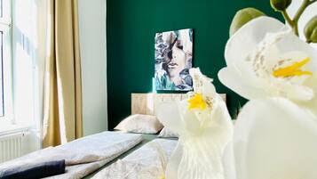 1 chambre, fer et planche Ă repasser, draps fournis